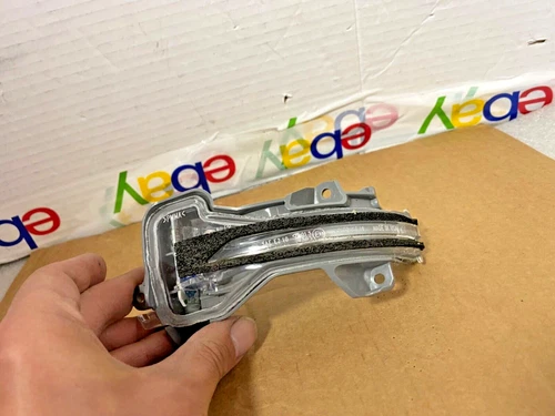 OEM 2015-2020 Honda Fit 2016-2021 HR-V LH Left  Left Mirror Turn Signal