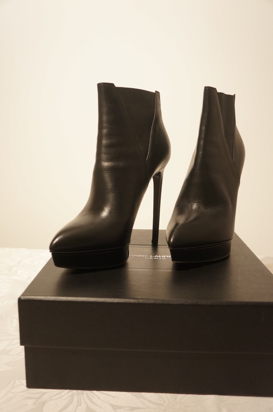 Stivaletti Saint Laurent taglia UK 6 EU 39 5 RRP. €745 00