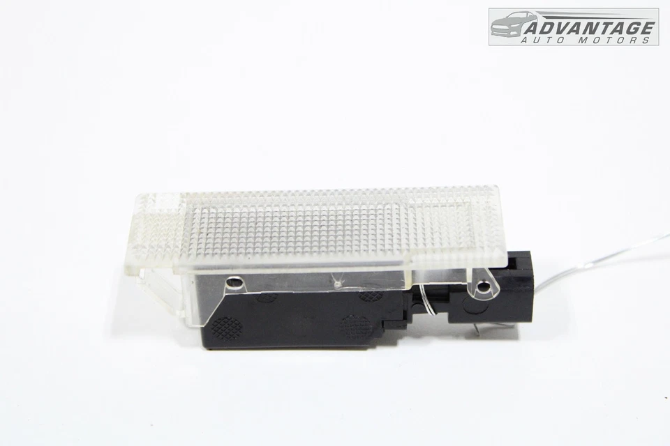 2019-2022 JEEP CHEROKEE 乘客或驾驶员侧室内课程灯原始设备制造商 — 第 3/4 张图片