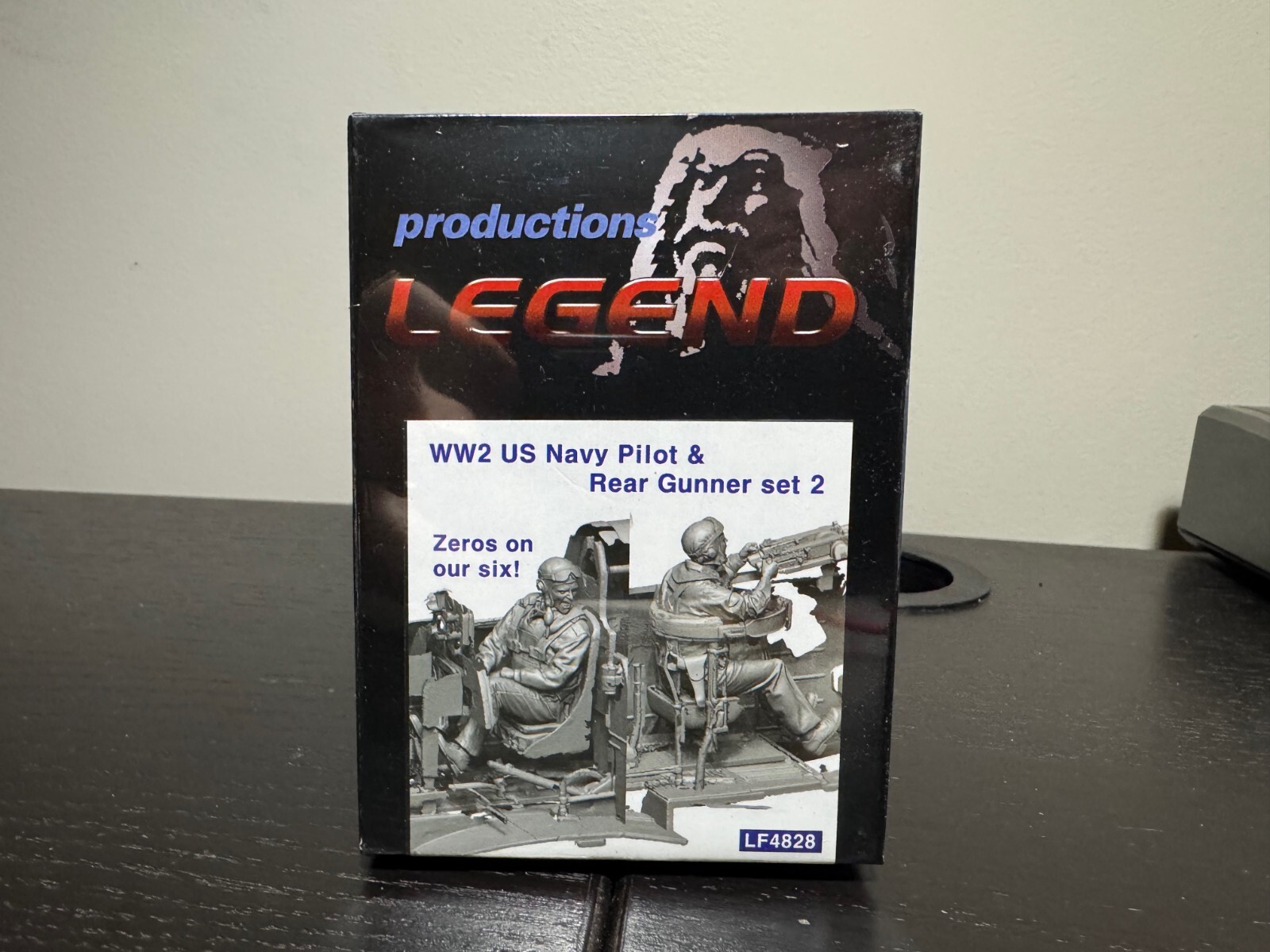 1/48 Legend Production WW2 US Navy Pilot & Rear Gunner (Engaged) Set 2 #LF4828