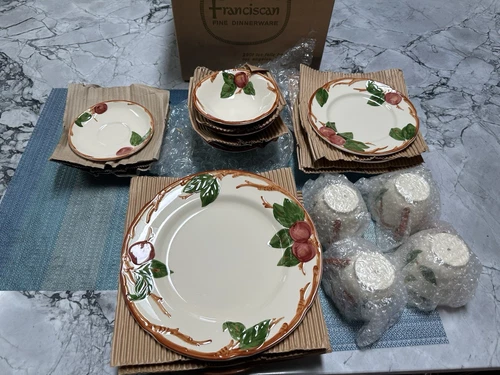 Vintage Franciscan USA Dinnerware APPLE - Service for Four - 20pc Set Open Box