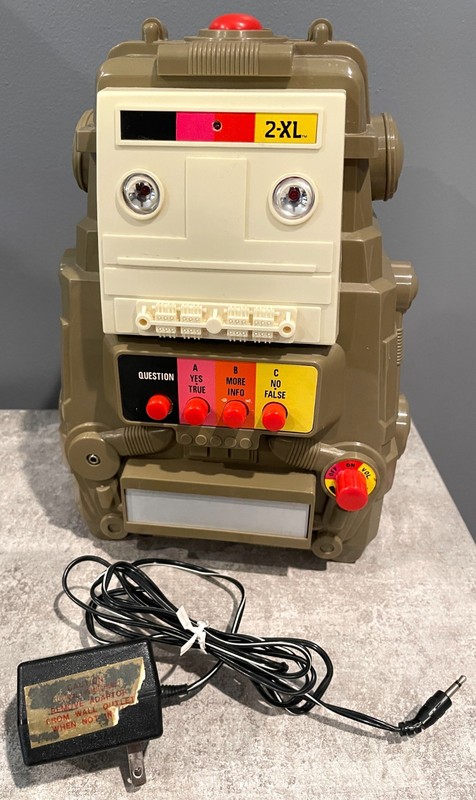 Vintage Mego 2-XL Talking Robot + 16 Cartridges and Case!