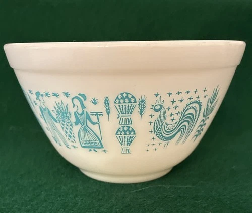 Pyrex Teal Blue White Amish Butterprint Bowl Mixing 401  Small Nesting 1.5 Pint