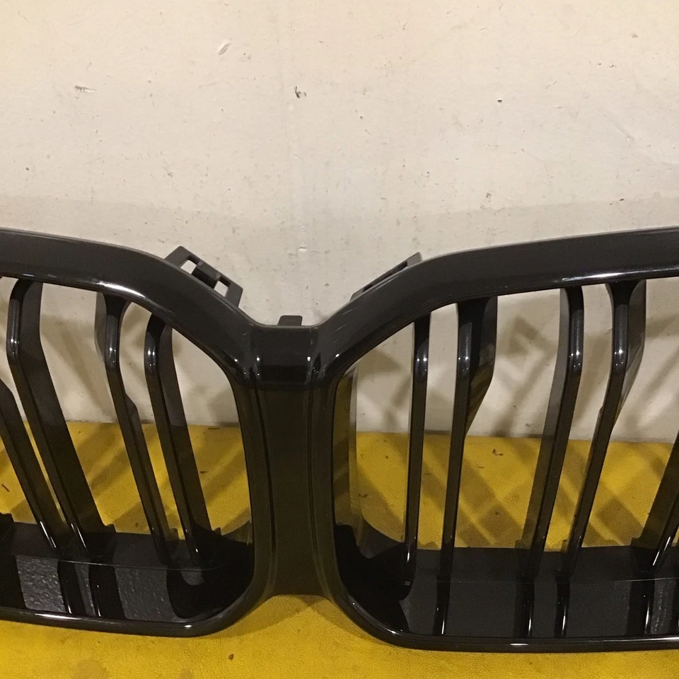 2019 2020 2021 BMW M2 Front Grille Glossy Black OEM 8078000 - Image 4 of 4