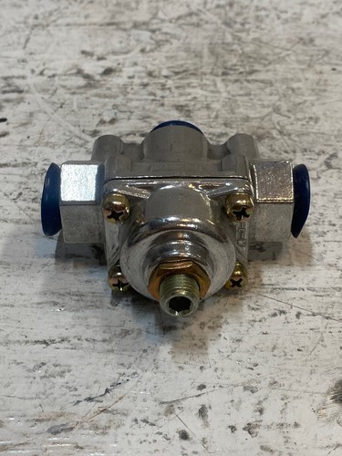 Fuel Pressure Regulator B4R-65578 5/8" - Picture 4 of 11