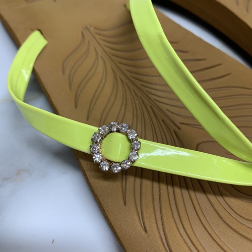 Corkys Womens Sz 8 Delta Thong Sandals Yellow Flip Flop Strap Rhinestone Slip-On - Picture 4 of 8
