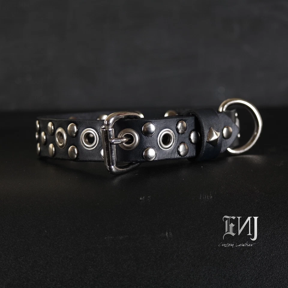 Кожаный ошейник для собаки с заклепками. Ширина 1 дюйм. Акцент люверсов. ЧЕРНЫЙ и хромированный - Изображение 2 из 4