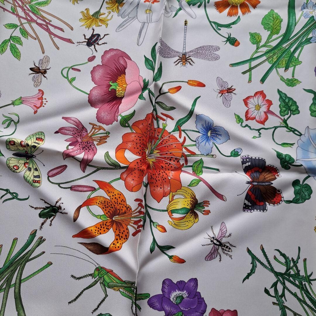 GUCCI 花柄スカーフ 約88cm×88cm V.ACCORNERO Gucci V.ACCORNERO Large Scarf Silk 87cm Floral Flower