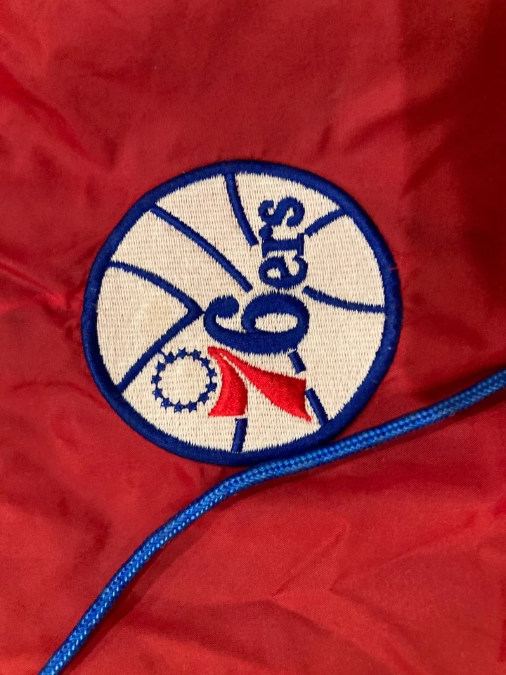 Chaqueta cortavientos con capucha y cremallera vintage de los 90 Philadelphia 76ers Sixers Starter L Foto 3 de 4