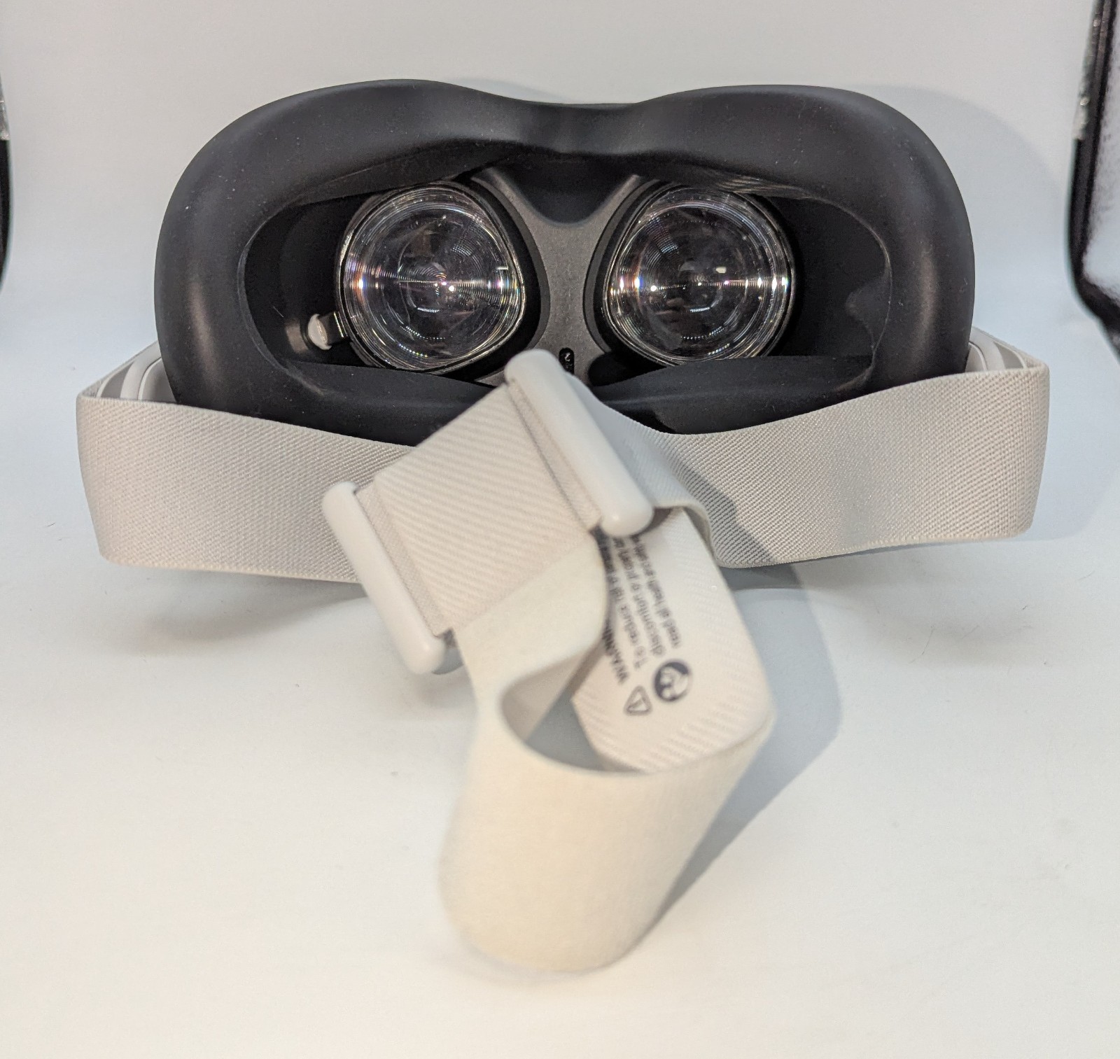 Meta Quest 2 VR Headset 128GB with Controllers & Case – Fully Working (B) image 3