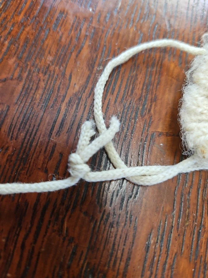 Dos pares de guantes vintage para niños pequeños, uno con ribete de piel Foto 4 de 4