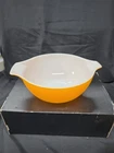 Pyrex 442 Yellow/Orange Cinderella Mixing Bowl 1 1/2 QT USA Vintage