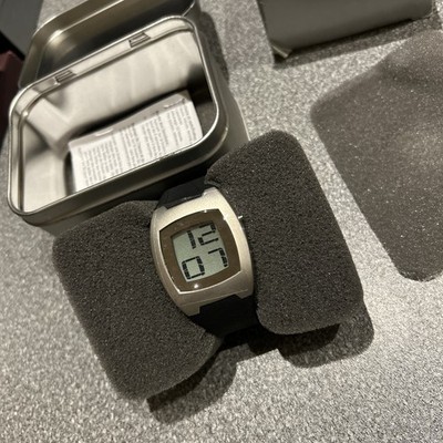 Davidoff Echo Digital Mens Watch Never Used Boxed And Papers