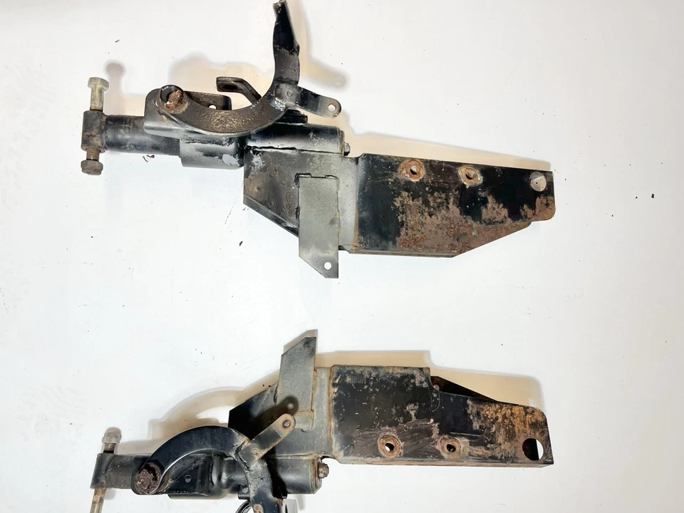 Front Bumper Shock Left Right Frame Bracket assembly 1979-1987 Jaguar XJ6 12 - Image 4 of 4