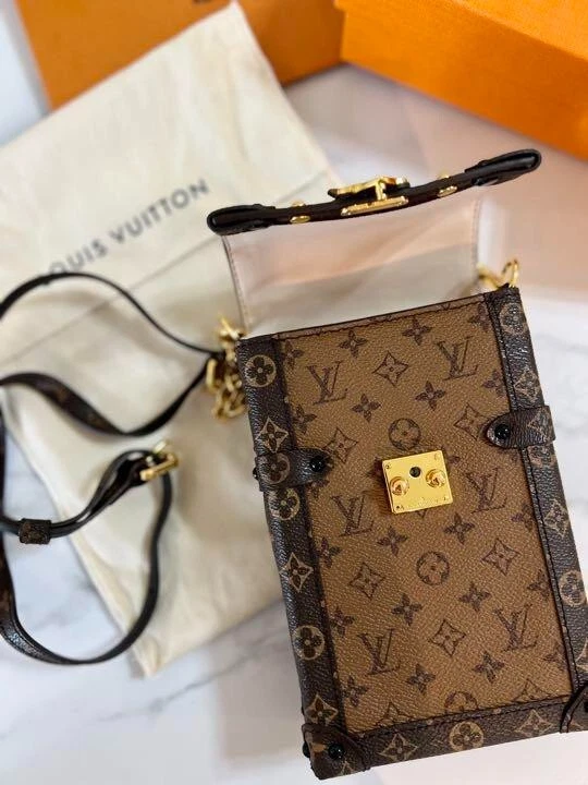 Pre-Owned Louis Vuitton Trunks & Bags Pochette