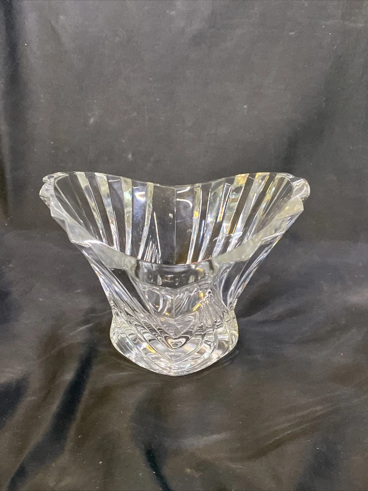 Plato de caramelo Mikasa cristal ovalado flores estilo corte grueso remolino 5" Foto 2 de 4