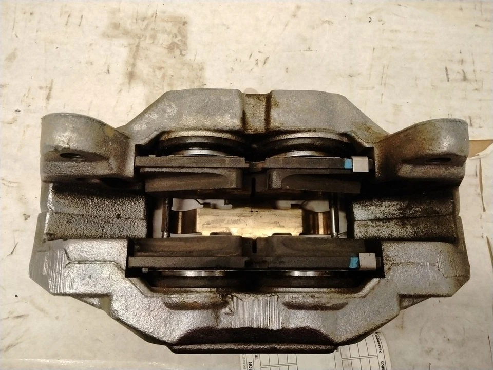 Pinza de freno delantera derecha pasajero Cadillac Vistiq 2026 3053316 Foto 2 de 4