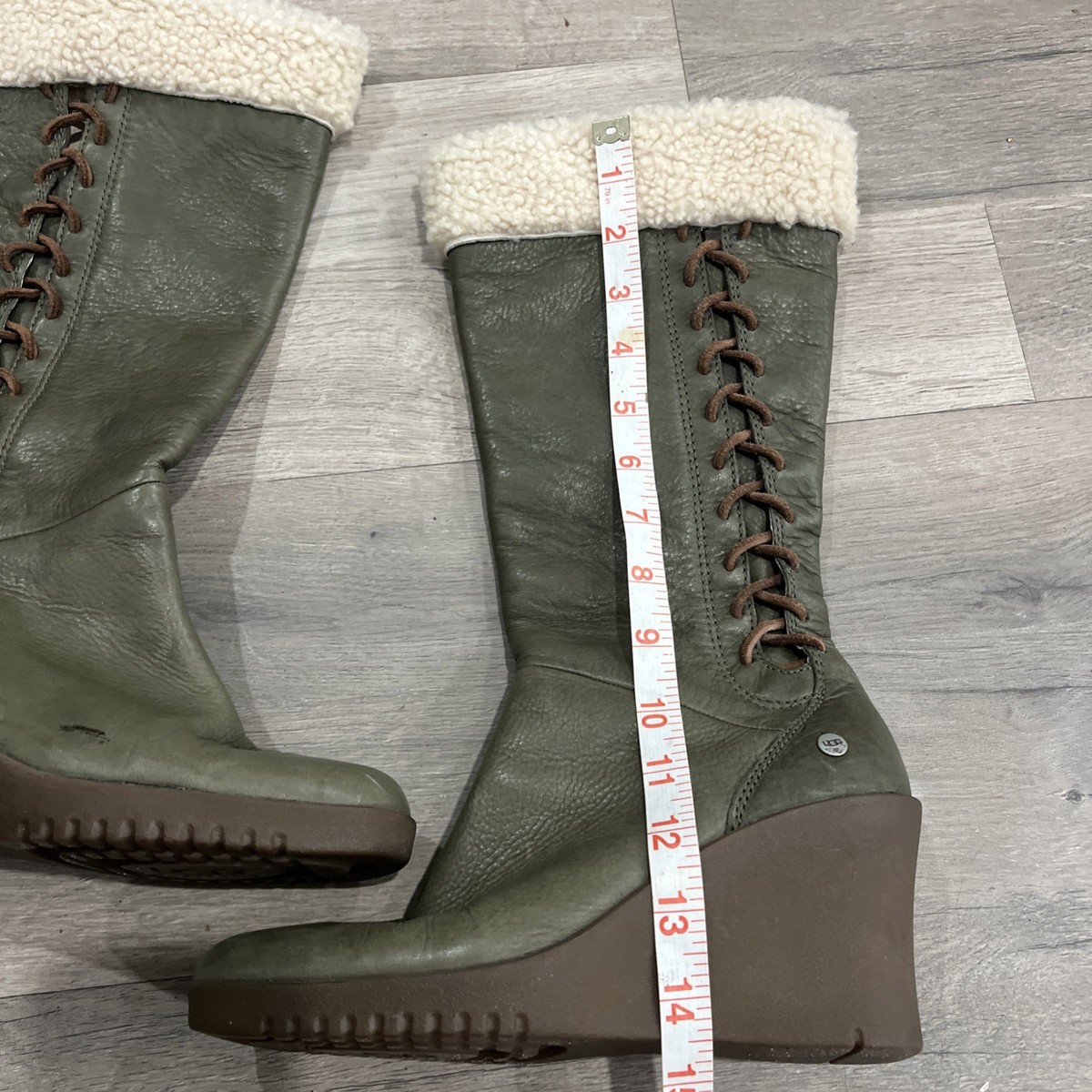 UGG Women display picture 3