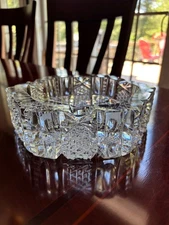 VINTAGE HEAVY OCTAGON CRYSTAL CUT GLASS AND ETCHED CIGAR ASHTRAY 7" DIA.