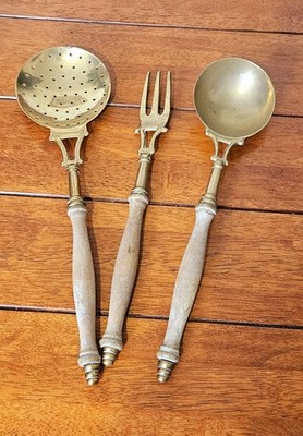 Vintage französisches Messing Küchenutensilien Set 3-teilig Holzgriff Skimmer Schöpfkelle Gabel