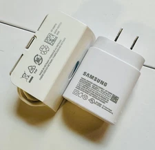 Original Samsung Galaxy S22 / S22+ / S22 Ultra Super Fast Charger USB-C Wall Ad