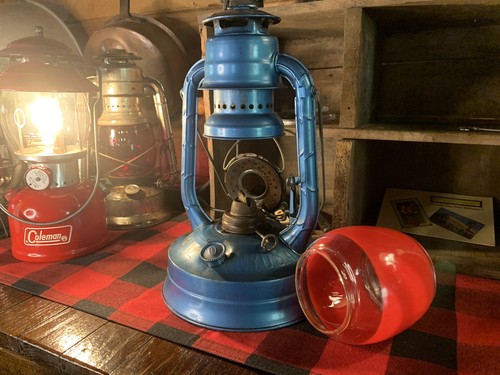 Vintage Deitz Little Wizard Lantern With Red Globe 1950'S Kerosene Road Lamp - Picture 9 of 14