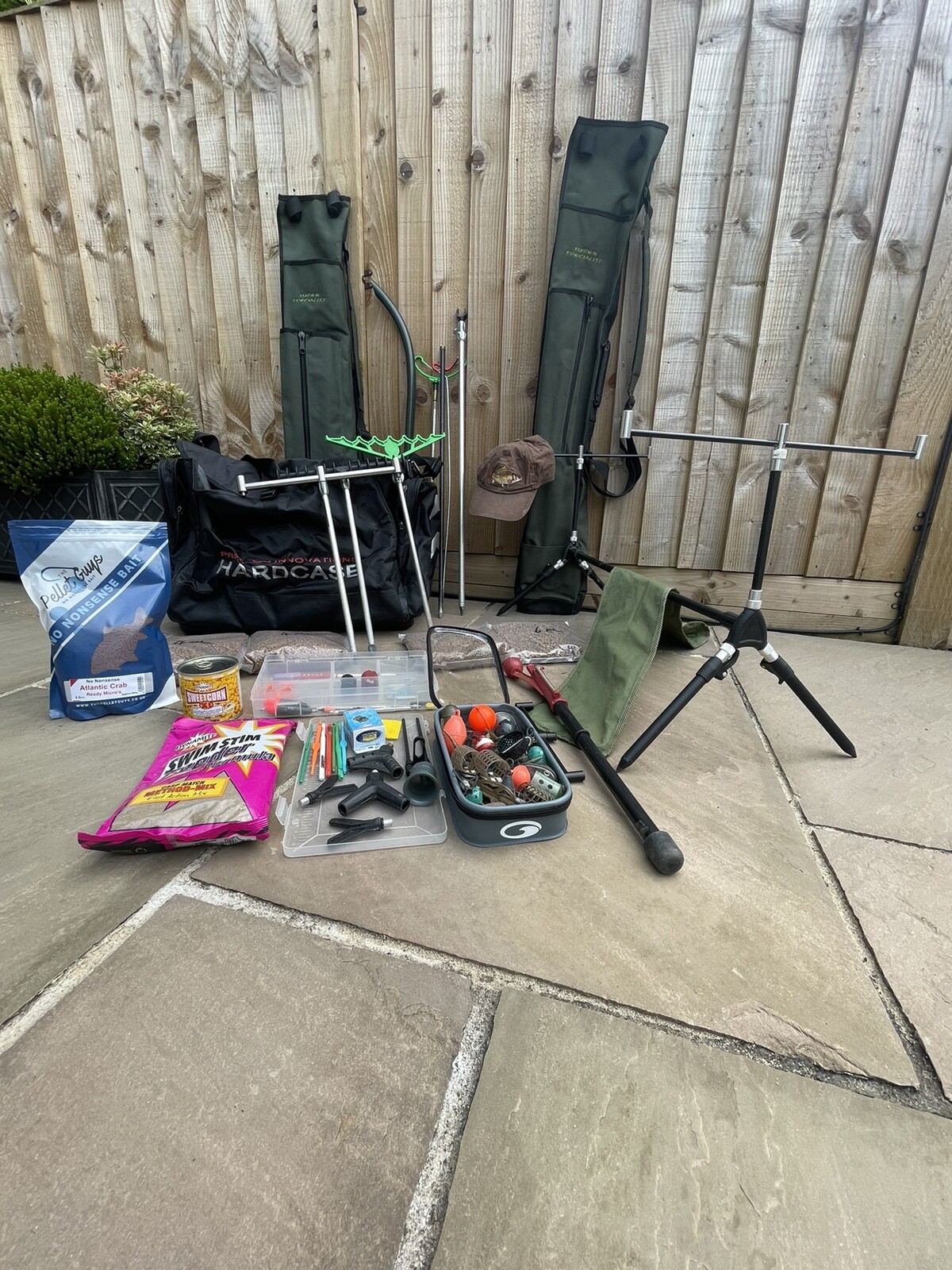 FISHING TACKLE JOB LOT PRESTONS HOLDALL ROD BAGS FEEDERS BAIT RESTS POD