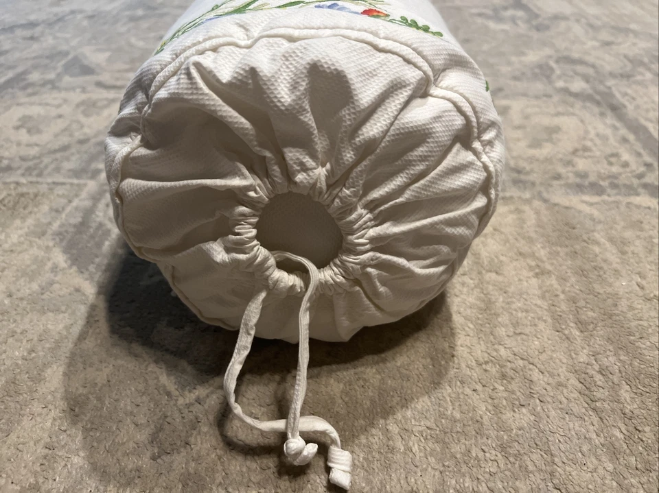 Almohada acolchada para cuello 8 X 19 Ralph Lauren blanca floral bonita Foto 2 de 4