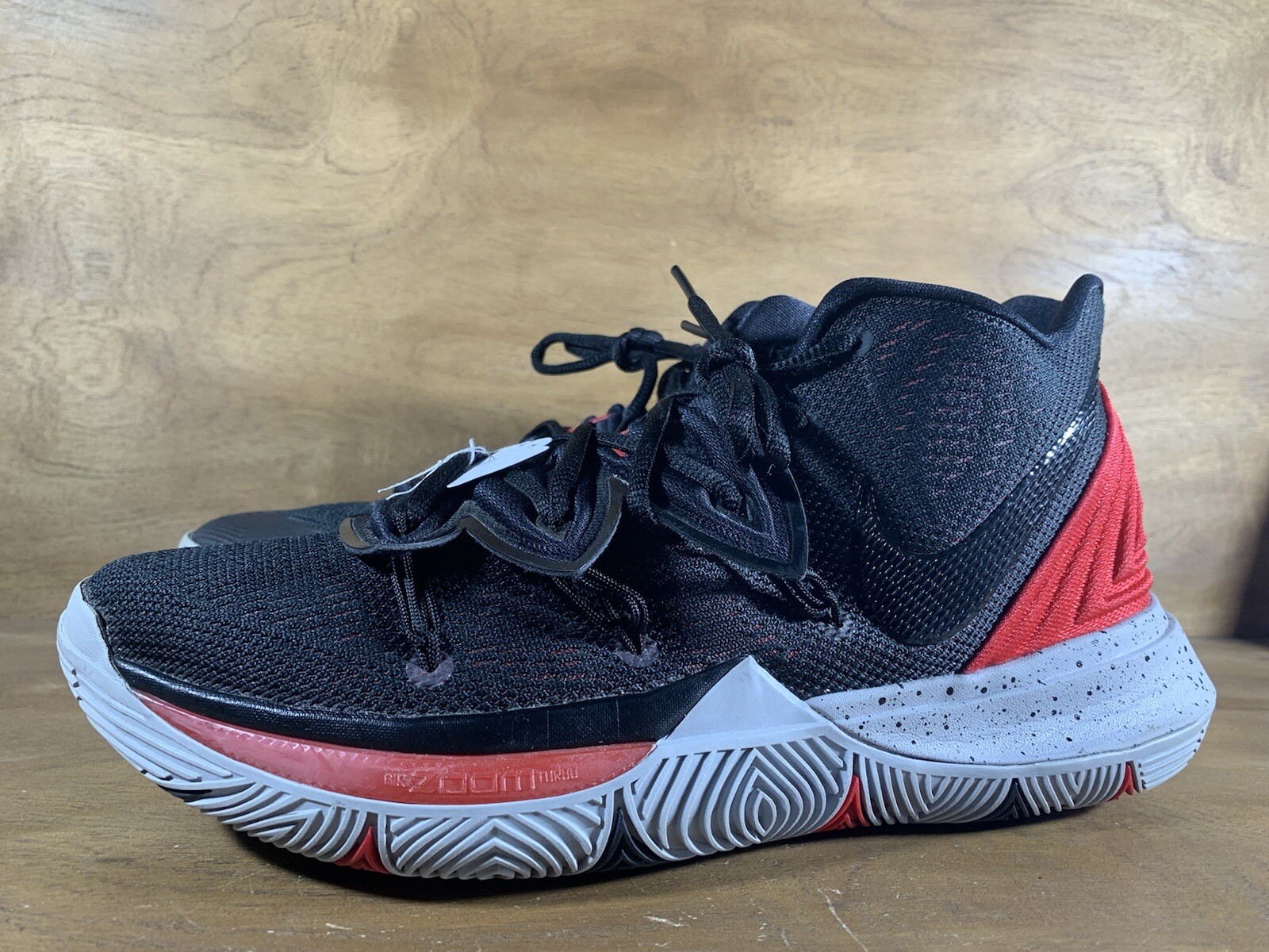 Nike Kyrie 5 “Bred” Size 10 Black Red 