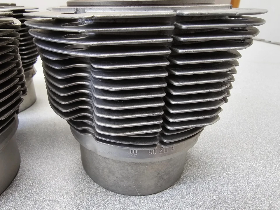 4 CILINDROS BIRALES USADOS ORIGINALES PORSCHE 911 914-6 MAHLE 80ZD3 1966-69 ASTILLADOS Foto 3 de 4