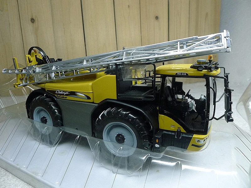 1:32 NORSCOT Challenger Rogator 655 Sprayer Farm Vehicle Machinery Diecast Model - Image 3 of 4