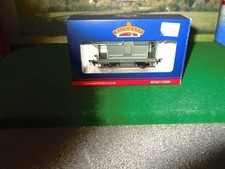 BACHMANN MIDLAND BRAKE VAN BR GREY WITH DUCKETS . CAT NO.38-550A