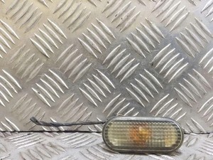 VW GOLF III 1H1 Kotflügelblinker vorne rechts 3B0949117C 1.9 Diesel 32166039