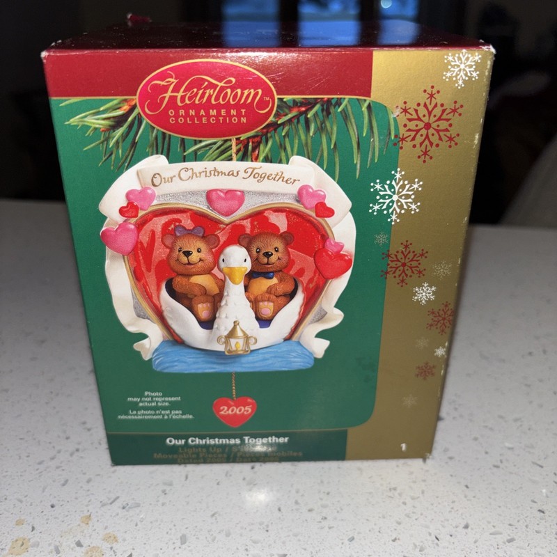 New! Carlton Cards sweethearts tunnel of love valentines ornament Xmas