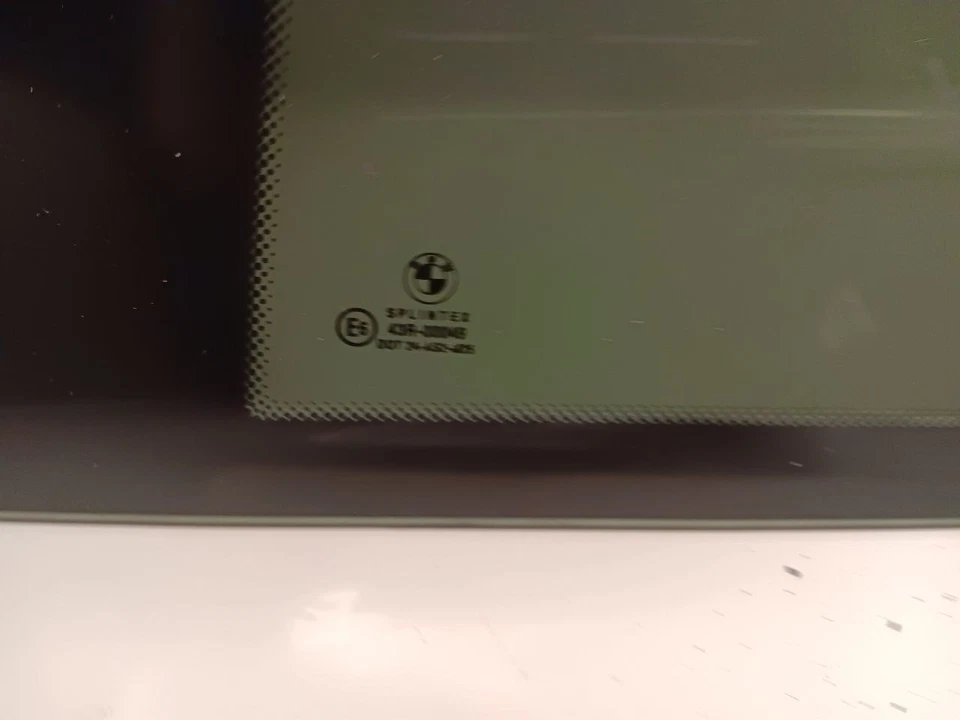 Cuarto de cristal trasero izquierdo del lado del conductor BMW 2001-2006 E46 OEM Foto 4 de 4