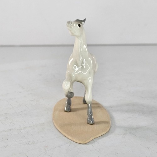 Hagen Renaker Mini Arabian Stallion Head Up Figurine Horse Pony Grey Shading - Picture 4 of 8