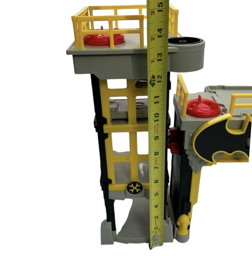 Imaginext Batman DC Super Friend Street of Gotham City Tower Playset Garage - Picture 7 of 9
