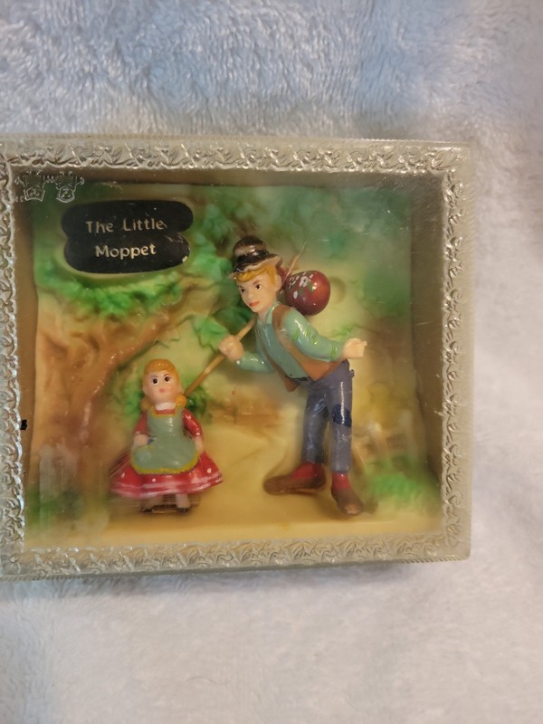 Nursery Rhyme Dolls The Little Moppet Hong Kong Diorama Plastic Display Box VTG