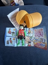 Playmobil DC Kinder Surprise Egg Figure with Robin and Leaflets 2025 Series