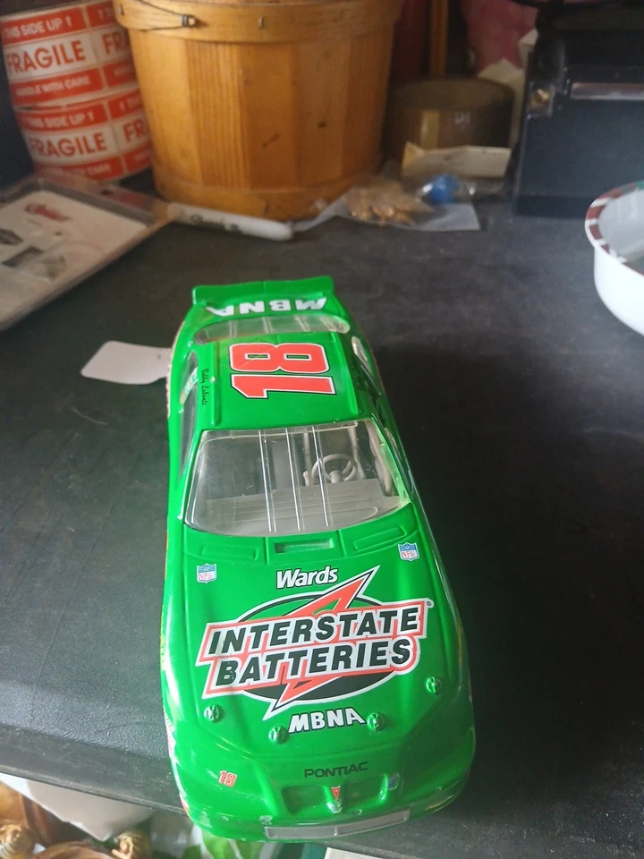 Bobby Labonte #18 2000 Interstate Batteries 1999 Pontiac Grand Prix NASCAR 1/24 - Image 2 of 4