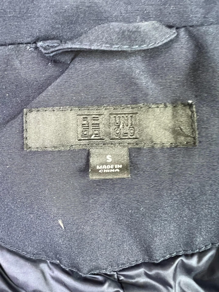 Casaco feminino Uniqlo Parka pequeno com capuz pele sintética forrado acolchoado inverno quente - Imagem 4 de 4