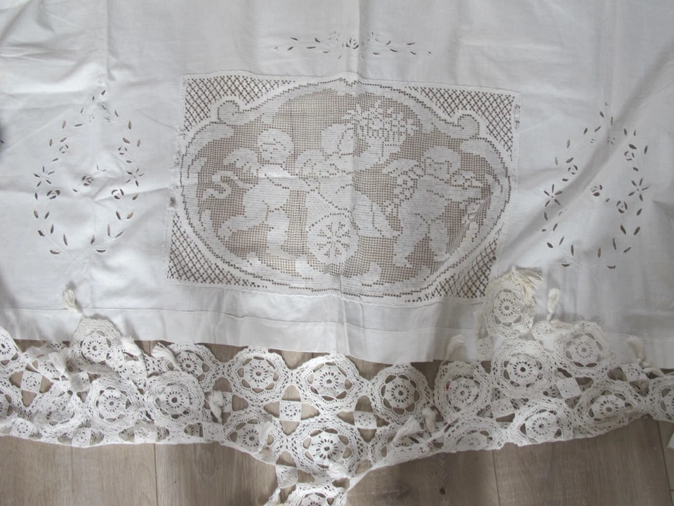 RIDEAU ANCIEN BLANC ET SA BRODERIE   Longueur / 1, 42      Largeur / 1,70 m - Photo 3/4