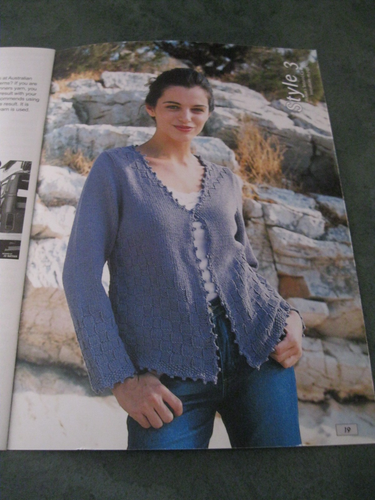 Patons: Washed Haze Aran : Book no. 7017: 4 Styles:Family: Knitted : - Picture 3 of 4