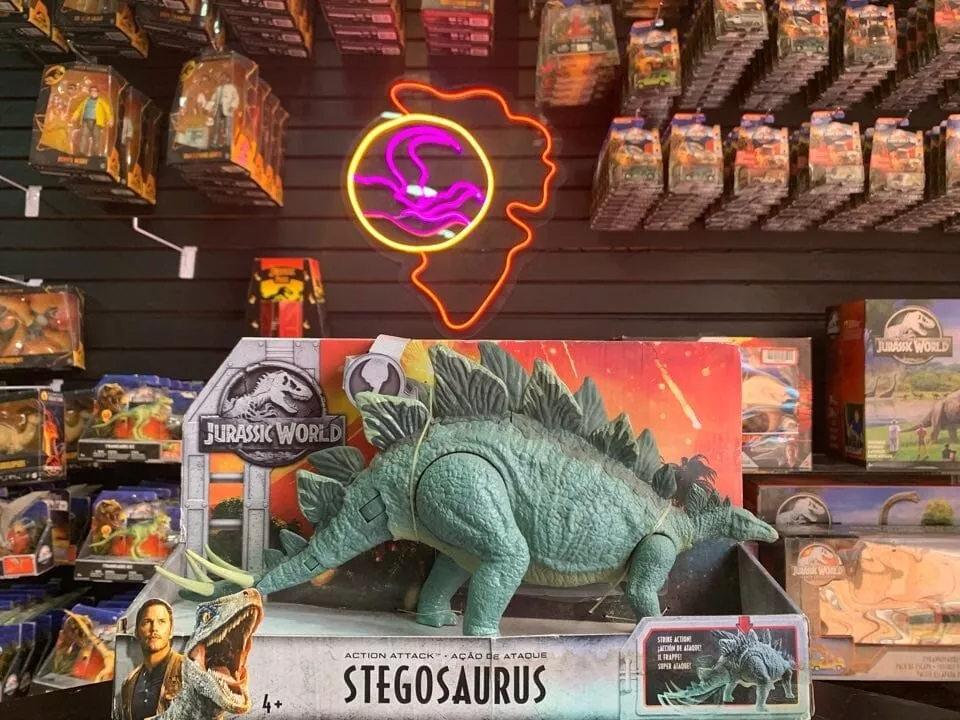 Jurassic world action cheap attack stegosaurus figure