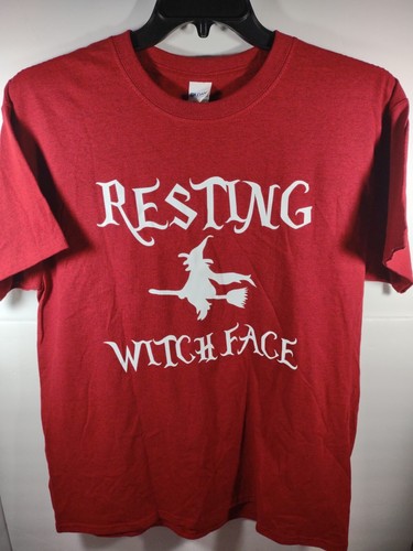Camiseta roja Gildan de algodón pesado talla grande cara de bruja en reposo de Halloween para mujer
