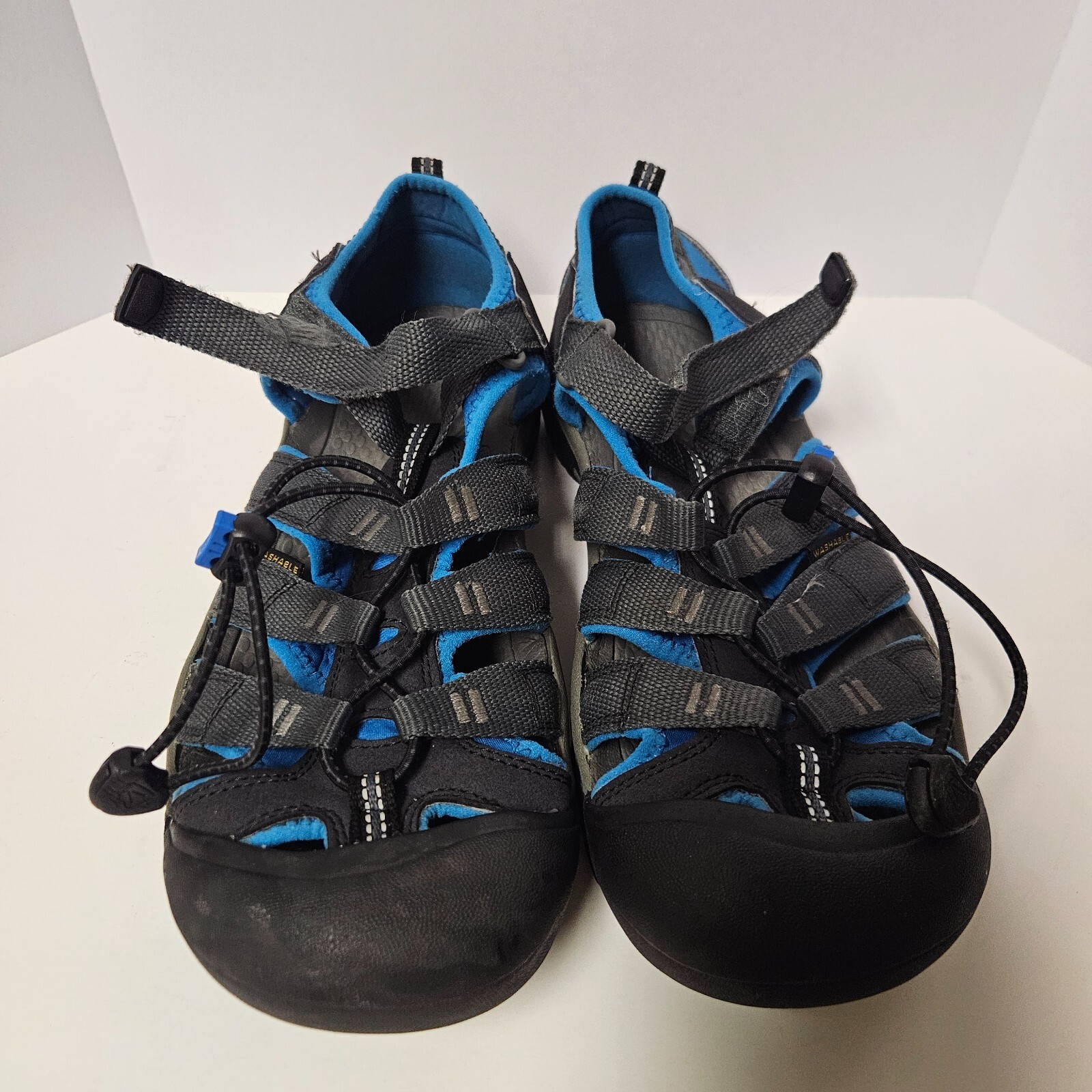 Sandali Keen taglia 7US blu grigio punta chiusa scarpa acqua escursionismo usati