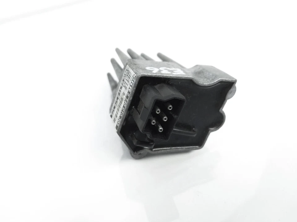 Resistencia del motor soplador BMW M3 1999 64-11-8-376-174 Foto 4 de 4