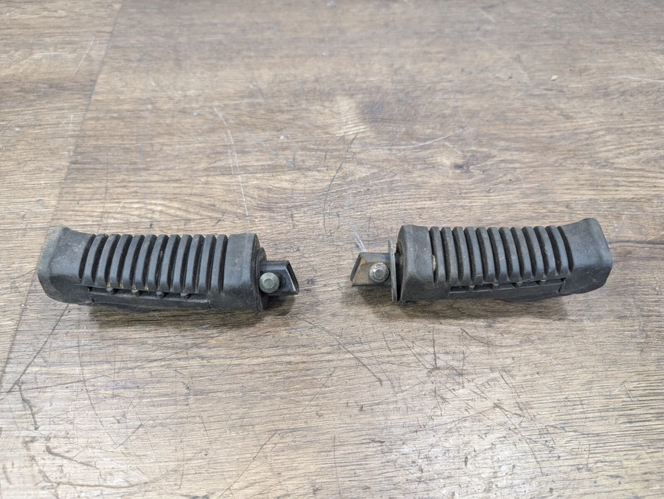 Juego de estriberas traseras para pasajero Suzuki GS500F GS 500 F 2007 OEM - 43600-12B01 Foto 4 de 4