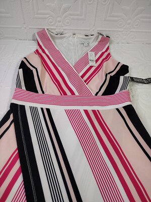 Robe New York And Company Imprimée Multicolore Taille S - Neuf Avec étiquettes, Style Moderne