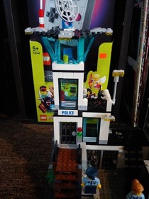 LEGO City Prison Island set 60130 complete 1 Broken Clip 2 Peeling Stickers